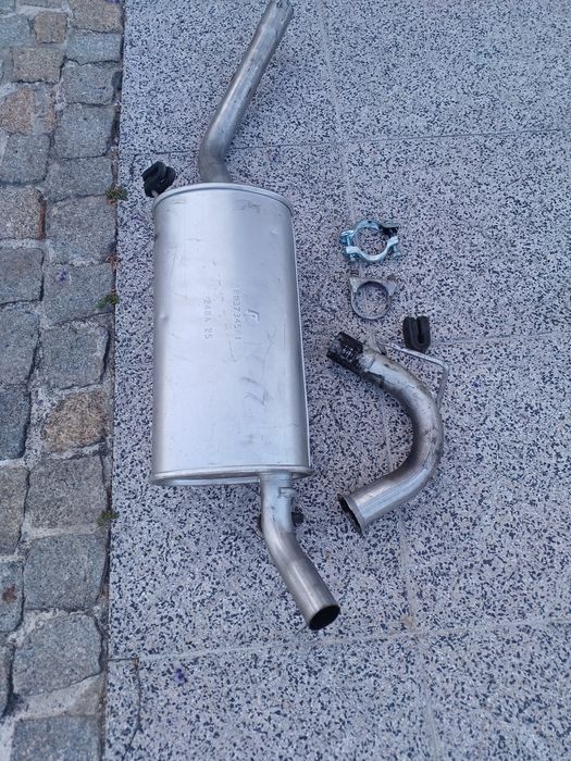 Panela de escape clio