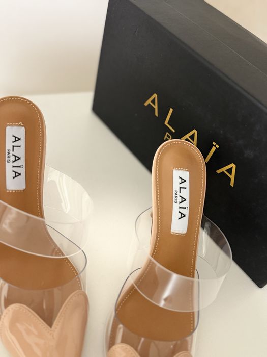 Бежеві туфлі Alaïa Paris 36-41
