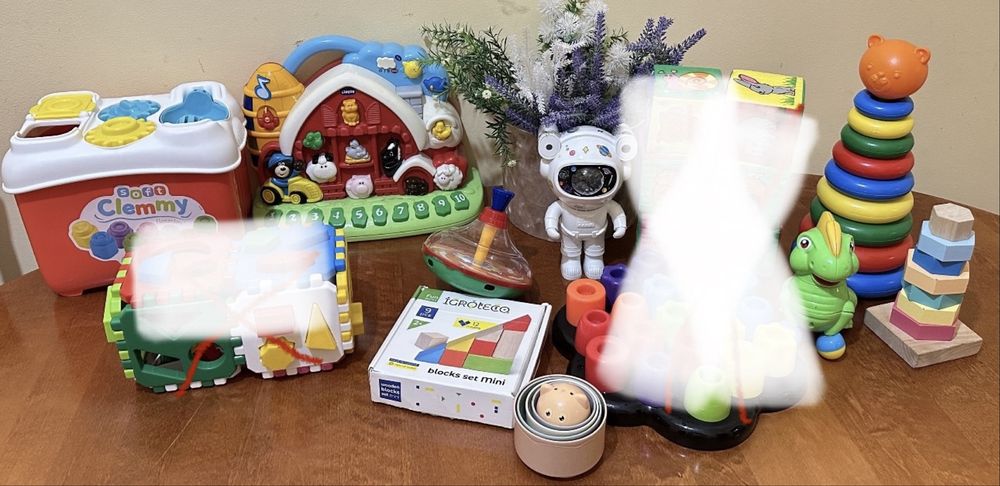 Іграшки ,руль, сортери,конструктор,космонавт,аером’яч ,