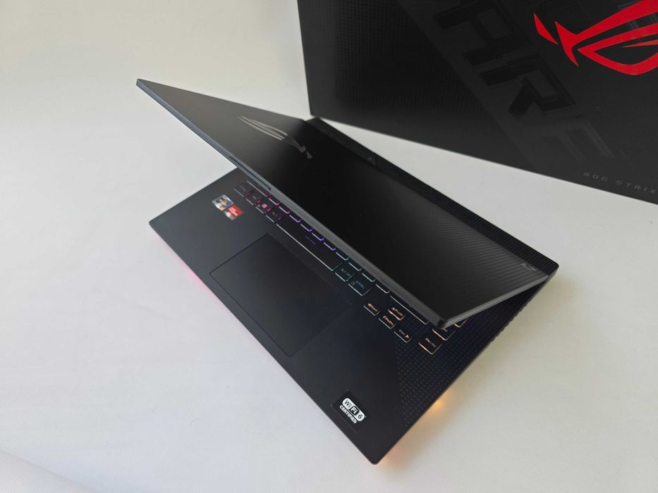 Asus ROG STIX G15 R9 5900HX/RX 6800M 12GB/RAM 32GB/SSD 512GB/IPS 144Hz ...