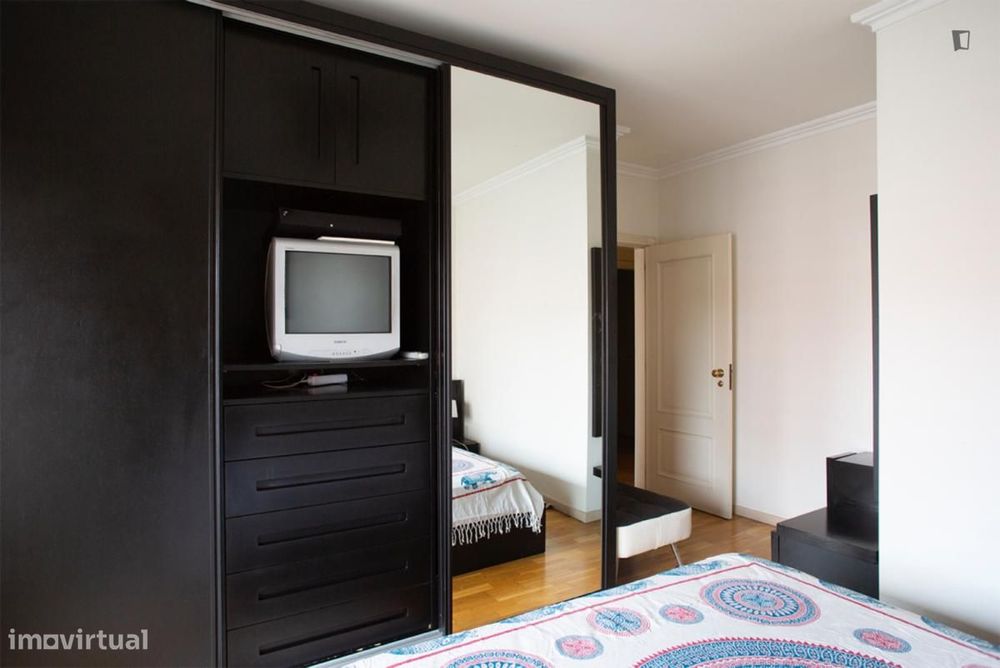 Quarto - localizado em Sete Rios Lisbon