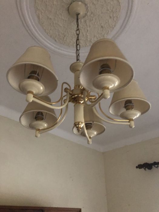 Varios candeeirod em bom estado