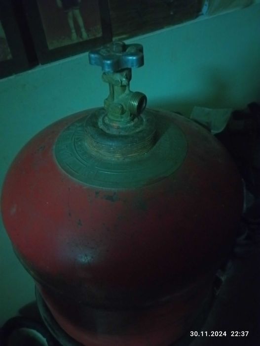 Продаю газ баллон