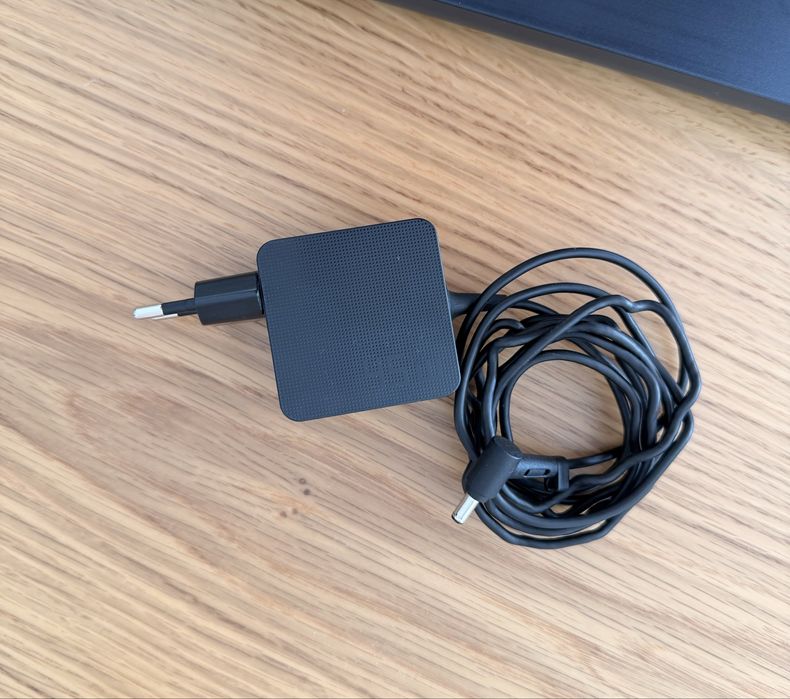 Portátil ASUS VivoBook