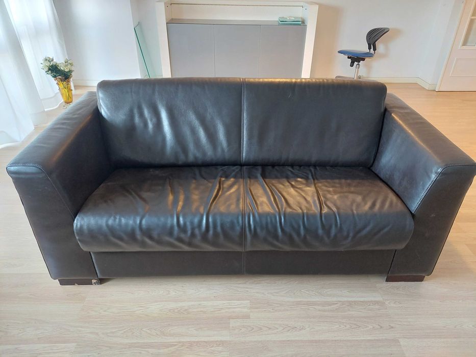 Sofá preto de pele sintética (PU)