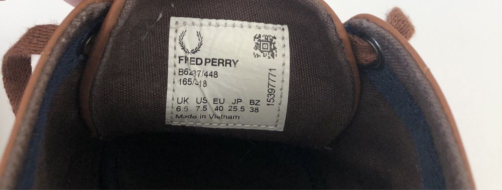 Sapatilhas Fred Perry, tamanho 40