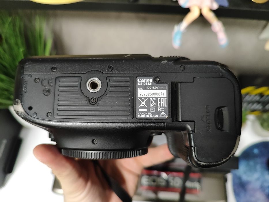 Canon 5D Mark III + оригінальний бустер BG-E11