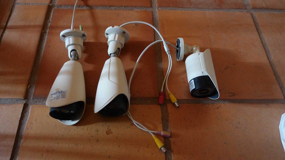 Gravador de câmara de vigilância e 3 câmaras