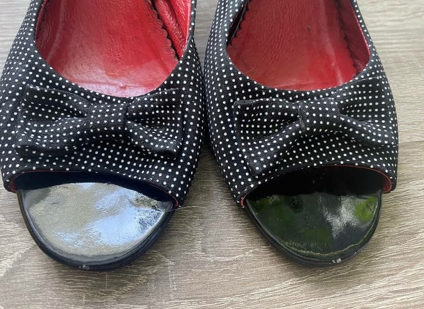 Зручні, стильні,босоніжки, натуральний замш