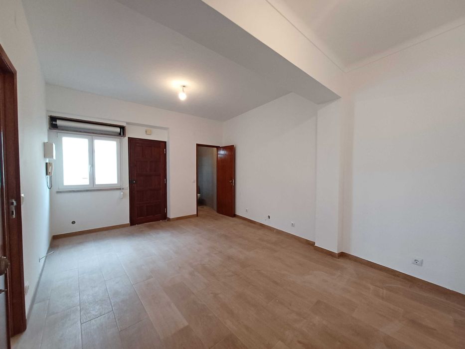 Apartamento T2 Renovado - Mira de Aire