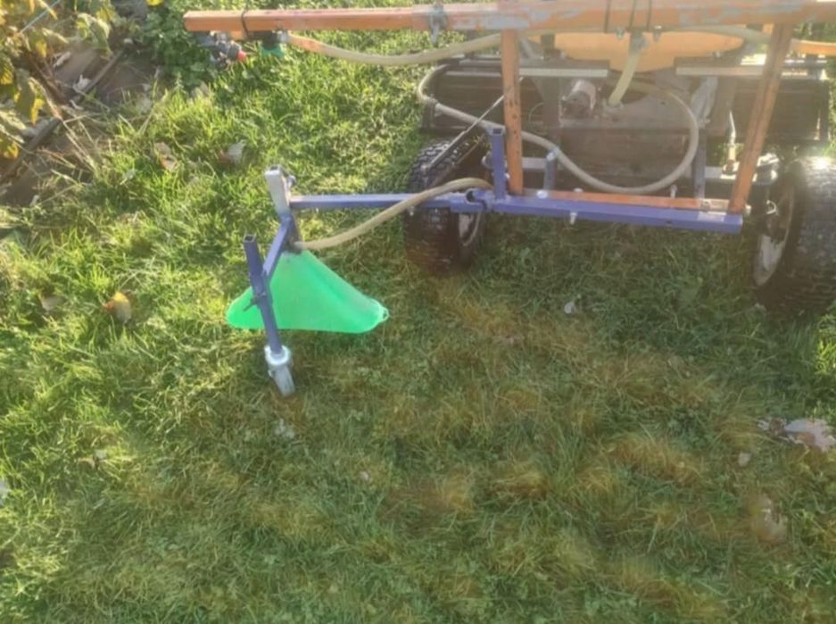 Opryskiwacz nadmuchowy tunelowy samojezdny