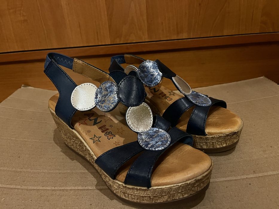 Босоніжки 37 жіночі