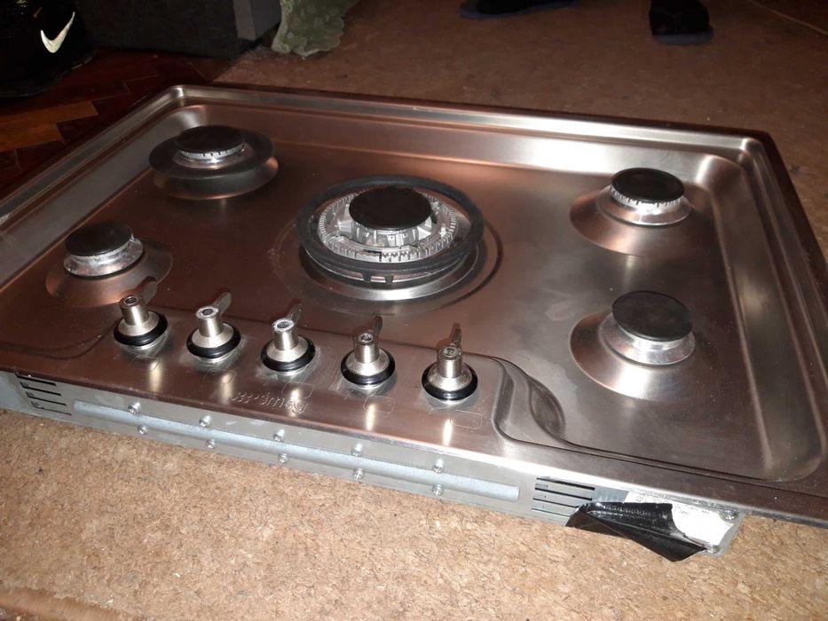 Газова поверхность smeg pgf75-4 срочно продам