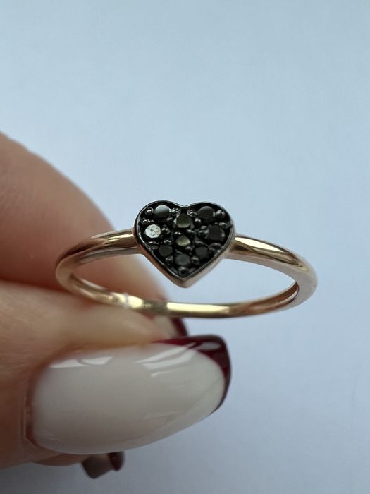 Золотое кольцо с черными бриллиантами р.16,5 красное золото 585 проба