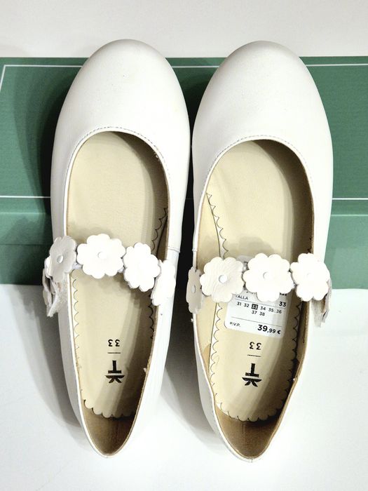 Sapatos de Presilha em Pele com Flores Coconut 33