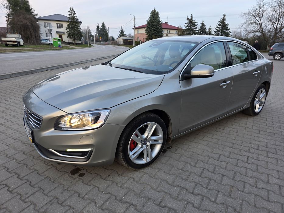 Volvo S60 lift 245KM
