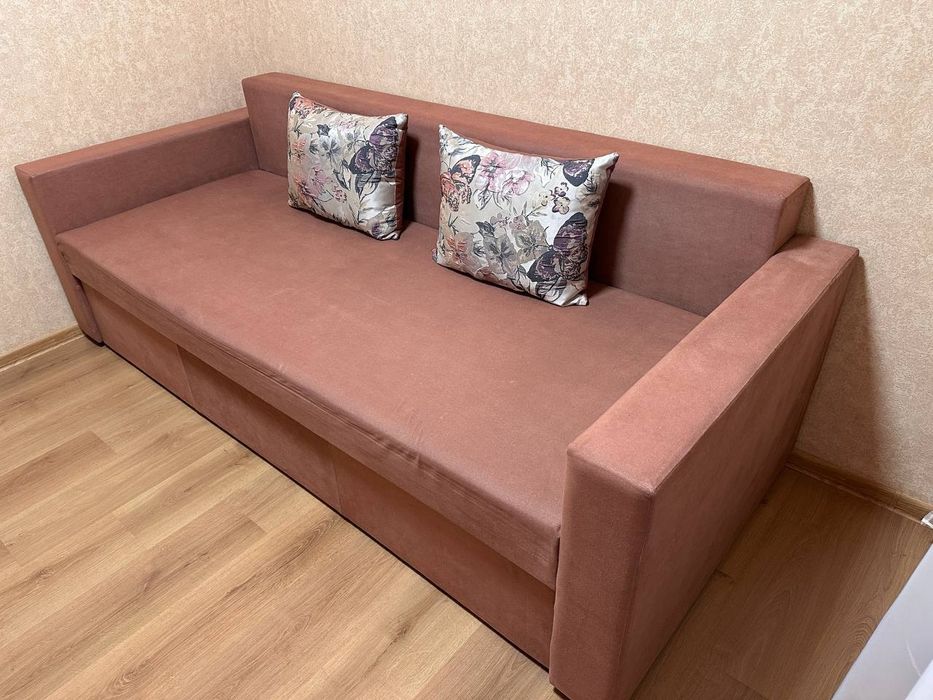 Продам диван в доброму стані