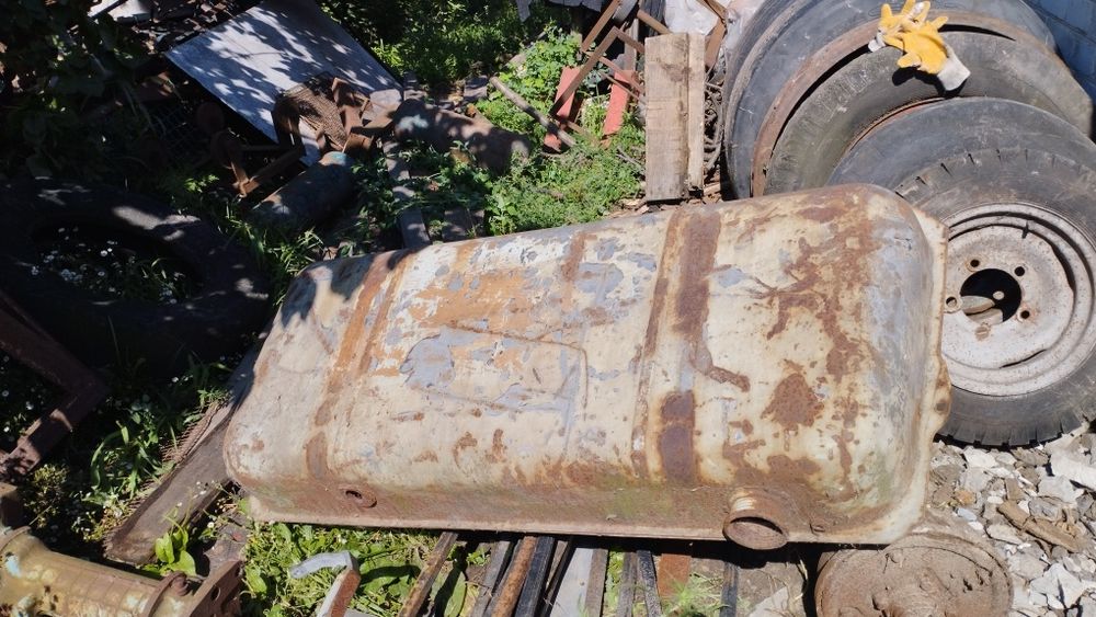 Продам бак топлівний