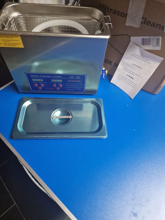 Máquina de limpeza ultrassônica digital com tanque de 6 litros.