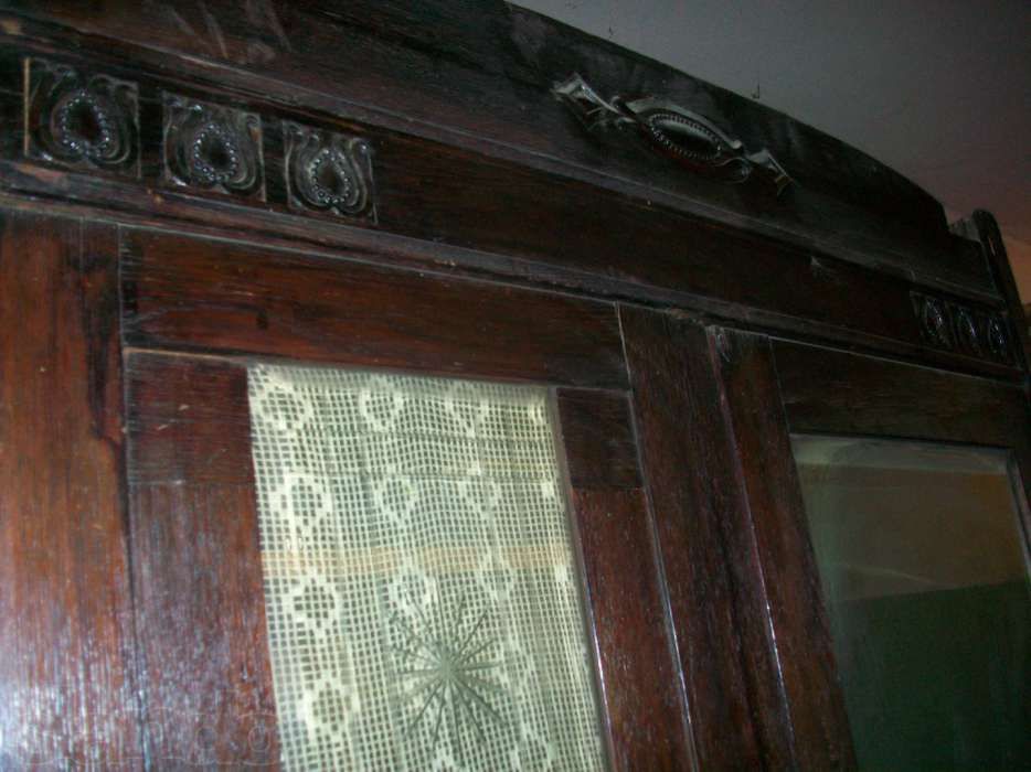 Старинный шкаф конца 19-начала 20 века