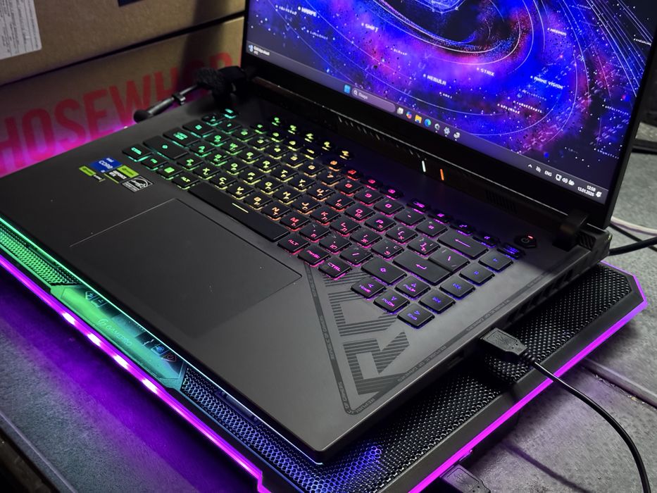 ASUS ROG STRIX G16 RTX4060 140W!|i5-13450HX|DDR5-16GB|SSD512|165Hz