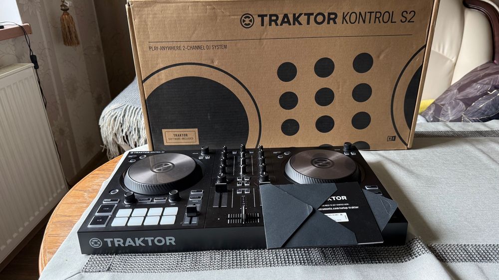 Native Instruments Traktor Kontrol S2 Mk3 JAK NOWY!