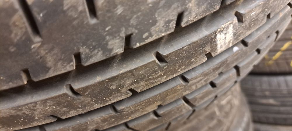 Pneus 225/55/19 Toyo