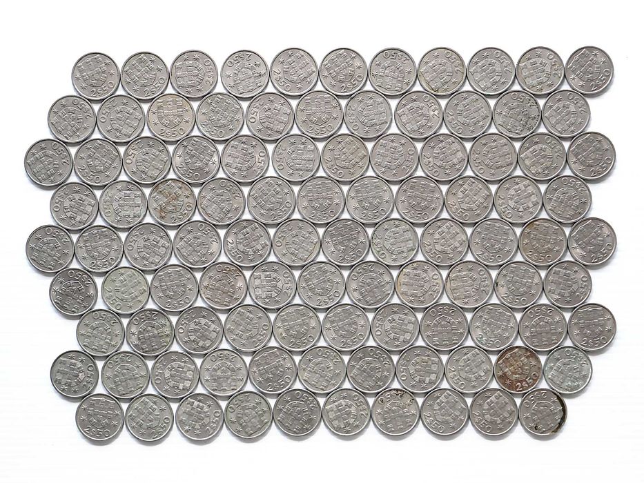 Lote de 100 Moedas 2 Escudos e 50 Centavos 1984