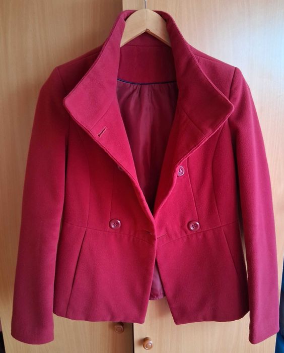 Casaco do El Corte Inglés em cor cereja