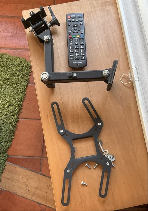 Televisão Panasonic TX-L32B6E + suporte de parede de metal