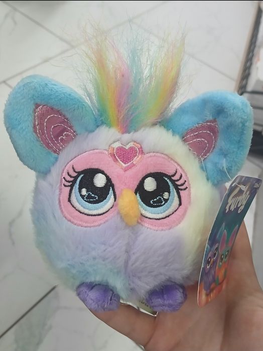 іграшка Furby в ідеальному стані з біркою