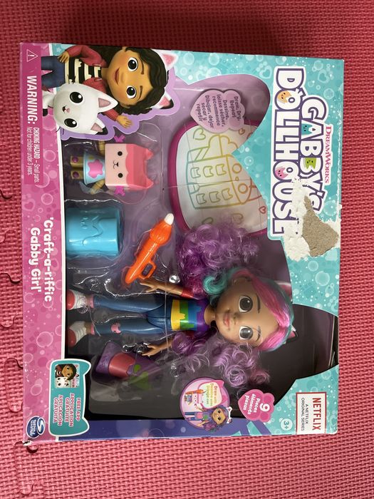 Tęczowy zestaw artystyczny Koci domek Gabi