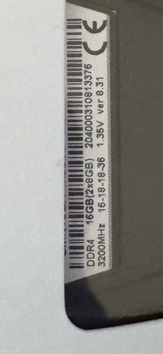 Nowe Pamięć RAM Corsair Vengeance LPX 16GB DDR4 (CMK16GX4M2A2400C16)