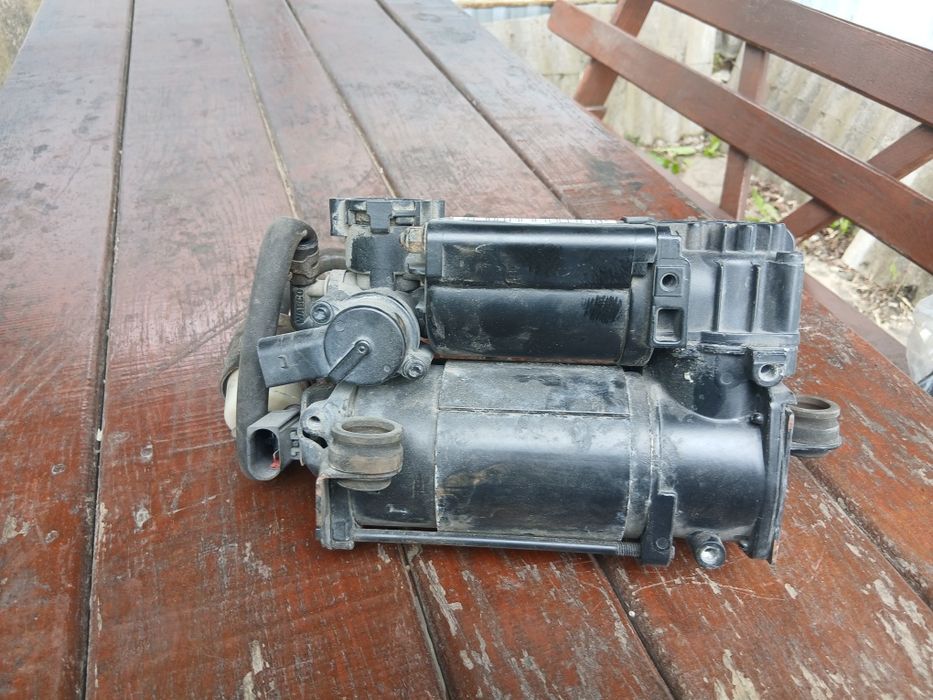 Компресор пневмопідвіски W211 , w220