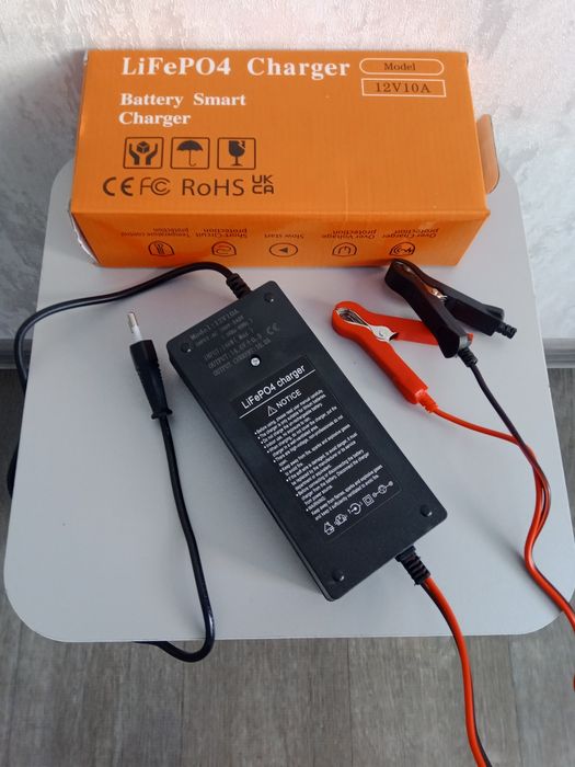 Зарядний пристрій до акумулятора