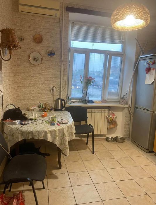 Здам кімнату в трикімнатній квартирі