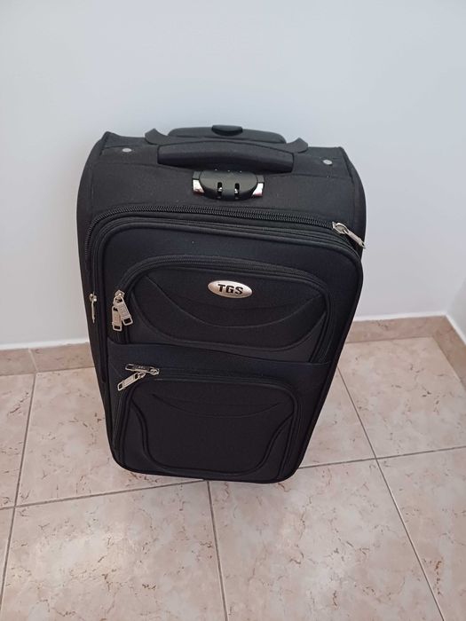 mala trolley impecavel.  4 rodas  56x34x24 cms