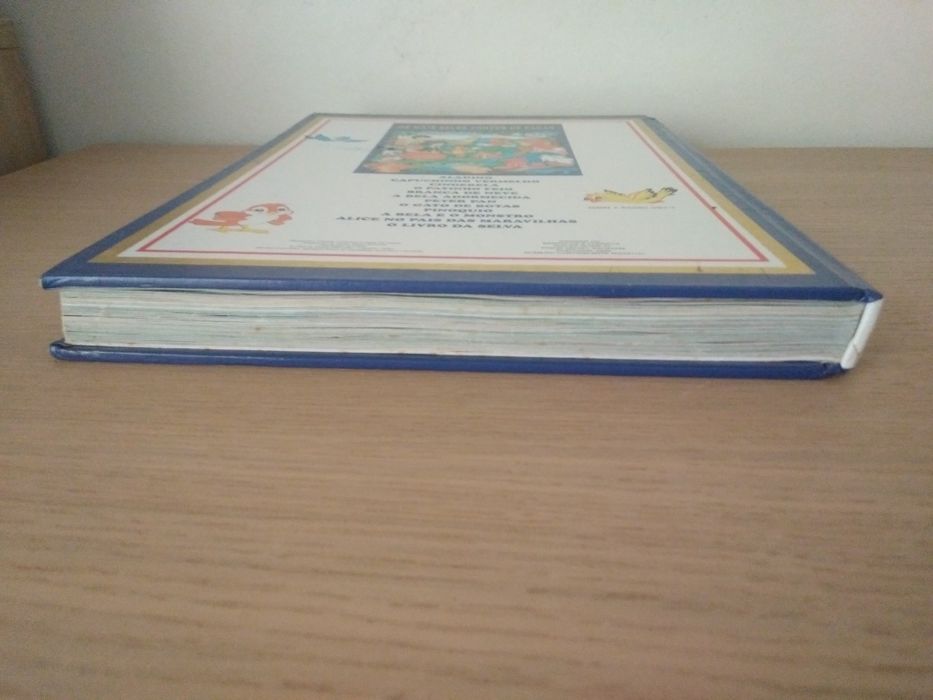 Livro infantil "Os mais belos contos de fadas"