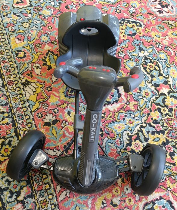 Продам дитячий електромобіль KART