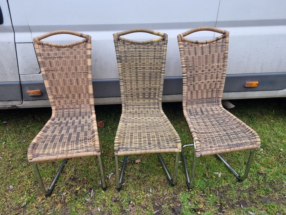 Krzesła a la wiklinowe