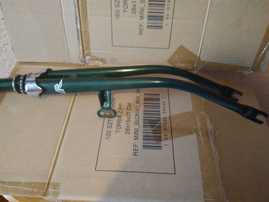 Markowy widelec Raleigh 1 cal, koło 28 cali, dynamo, nakrętki, łożyska