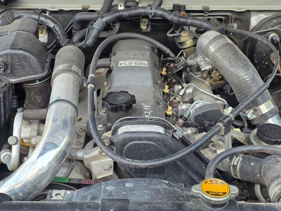 Toyota land cruiser kjz 8 lugares