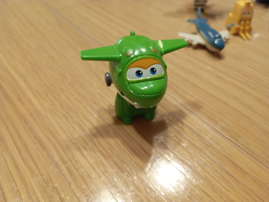 Figurki samoloty Super Wings