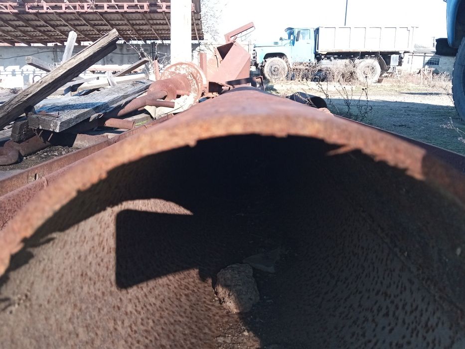 Продам трубу стальную диам. 280 мм.