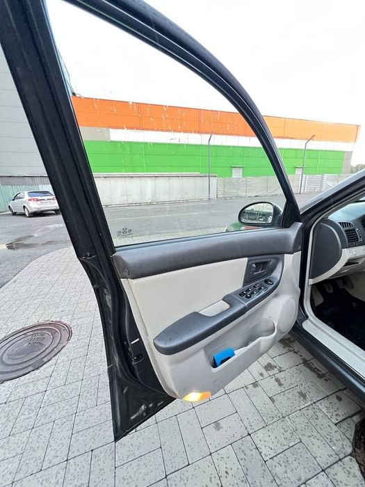 Продам машину kia
