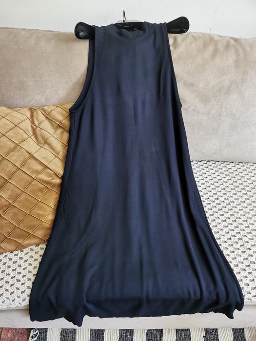 Granatowa sukienka z półgolfem Massimo Dutti