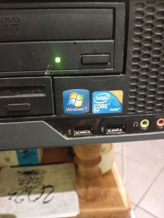 Komputer Fujitsu ESPRIMO E7936 E85+ PC Core 2 Duo Windows 7