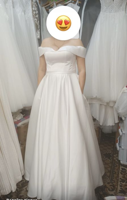 Продам весільну сукню