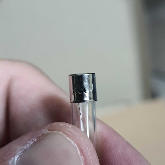 Предохранитель запобіжник на мото 15A 250V 6×30