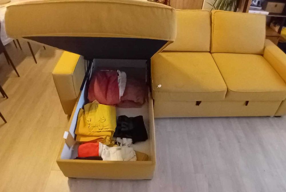 Sofá chaise longue amarelo